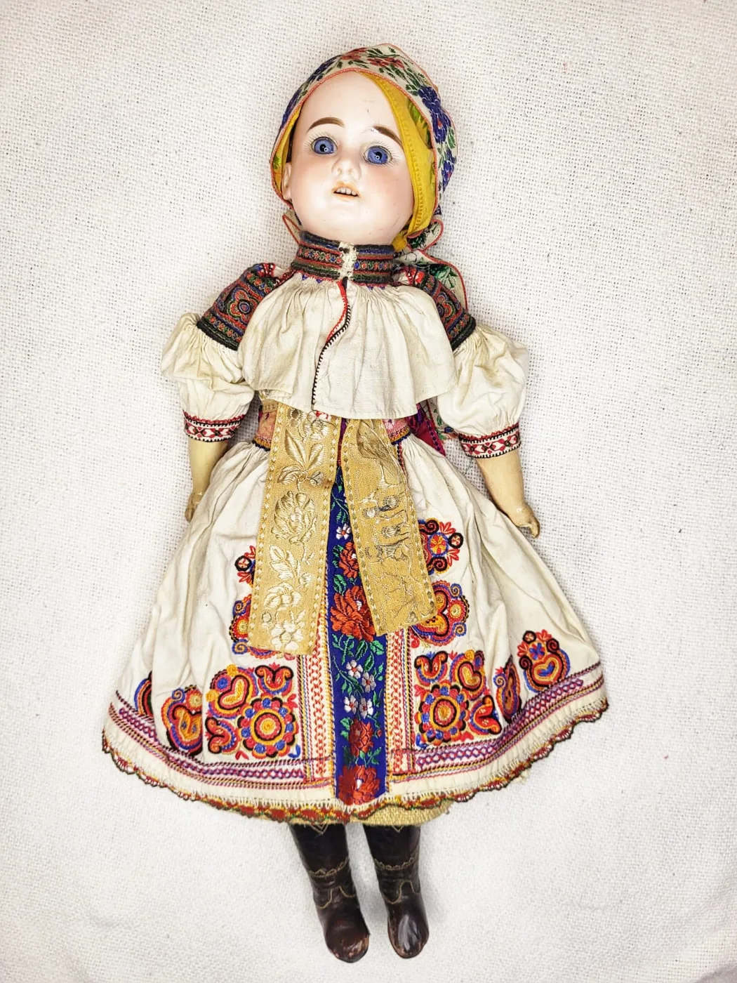 Krojovaná bábika — Moravské Lieskové